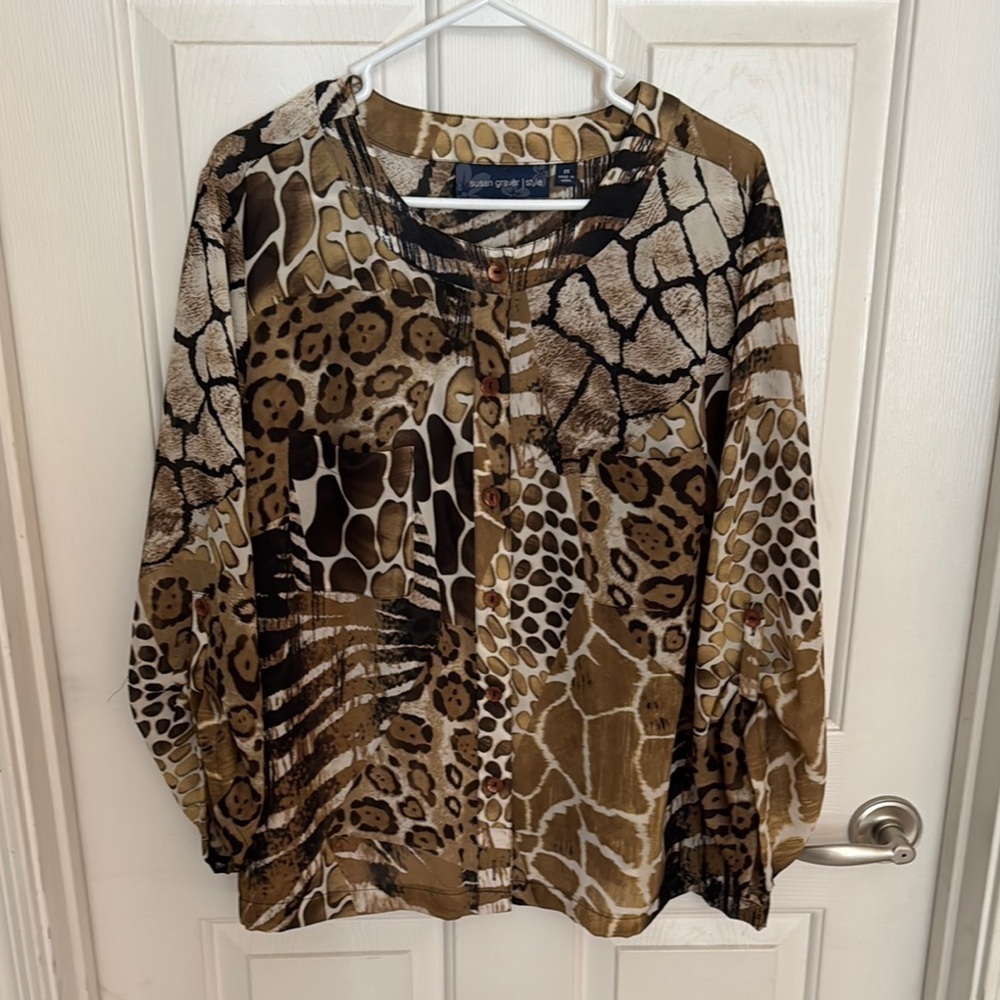 SZ 2X Susan Graver/Style Sheer Animal‎ Print Button Down Blouse NWOT